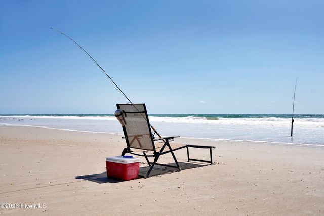 4069 4th Street, Surf City, NC 28445