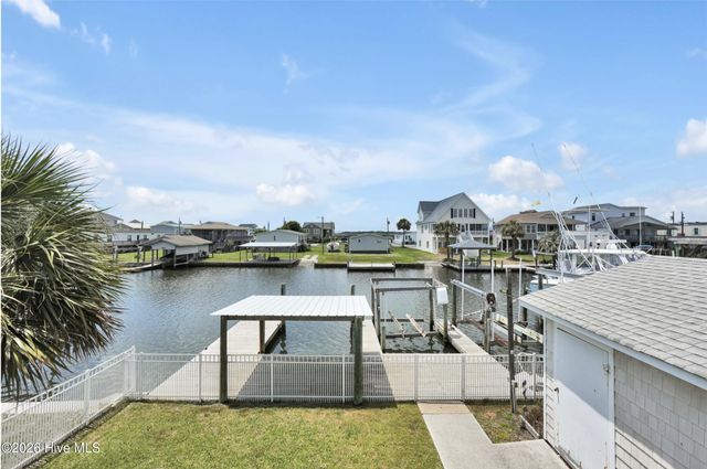 4069 4th Street, Surf City, NC 28445