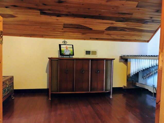 129 Douglas Hollow, Olive Hill, KY 41164