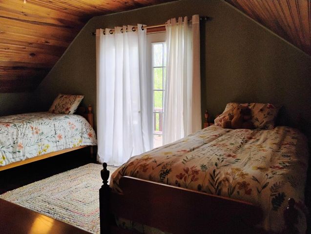 129 Douglas Hollow, Olive Hill, KY 41164