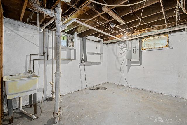 1012 Ansel Drive, Dayton, OH 45419