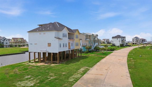 11 Saddlebunch, Hitchcock, TX 77563