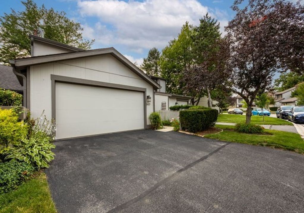 2627 Smith Street, Rolling Meadows, IL 60008