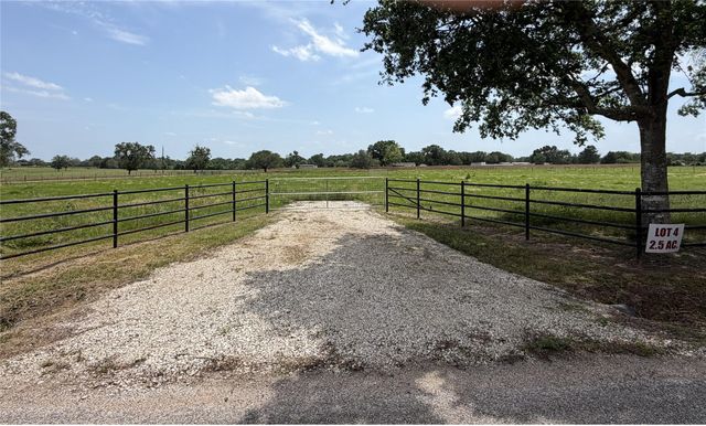 38645 Wiggins Road, Hempstead, TX 77445