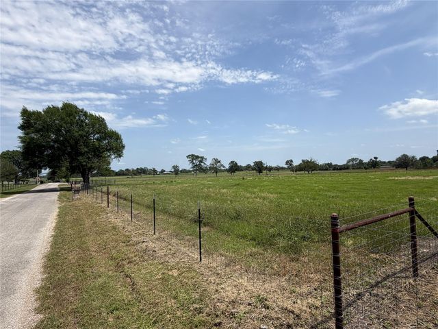 38645 Wiggins Road, Hempstead, TX 77445