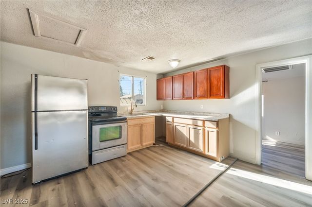 2526 Sunrise Street, Las Vegas, NV 89101