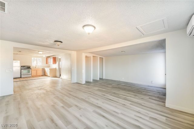 2526 Sunrise Street, Las Vegas, NV 89101