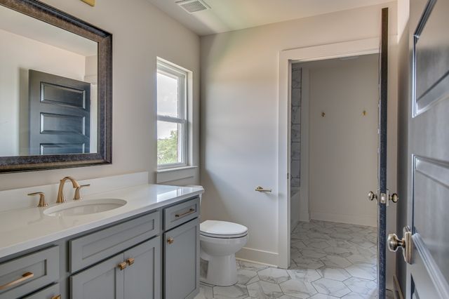 2064 Blackstone Drive, Hendersonville, TN 37075