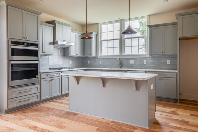 2064 Blackstone Drive, Hendersonville, TN 37075