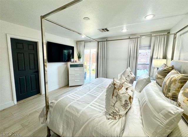 6377 Whispering Clouds Court, Las Vegas, NV 89141