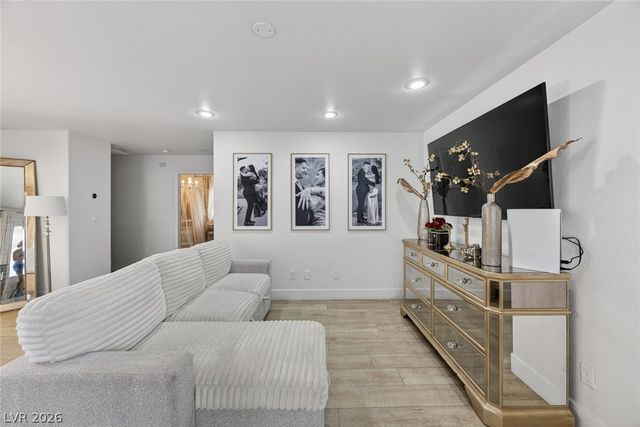 6377 Whispering Clouds Court, Las Vegas, NV 89141