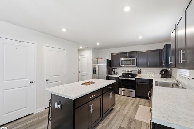 241 Burr Oak Lane, Piedmont, SC 29673