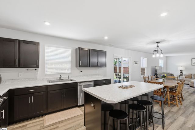 241 Burr Oak Lane, Piedmont, SC 29673