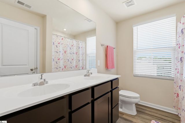 241 Burr Oak Lane, Piedmont, SC 29673