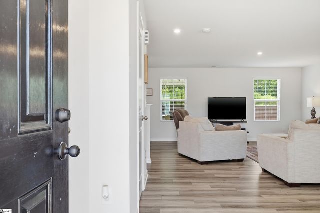 241 Burr Oak Lane, Piedmont, SC 29673