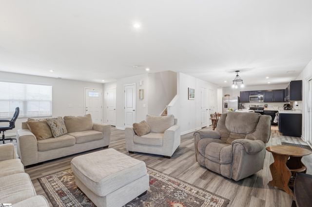 241 Burr Oak Lane, Piedmont, SC 29673