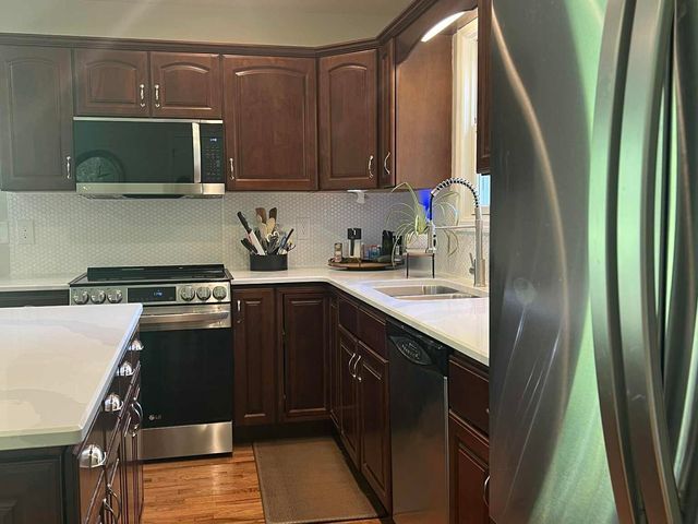 27 Valhalla Avenue, Jenkins, KY 41537