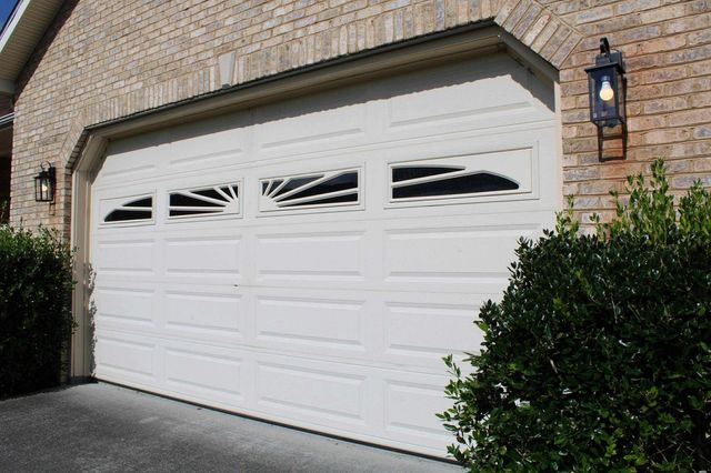 27 Valhalla Avenue, Jenkins, KY 41537