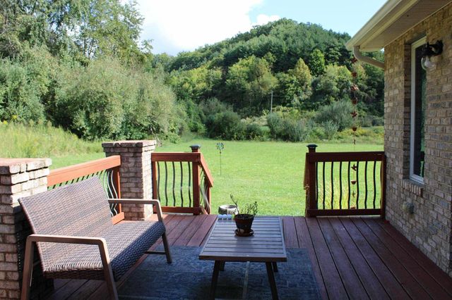 27 Valhalla Avenue, Jenkins, KY 41537