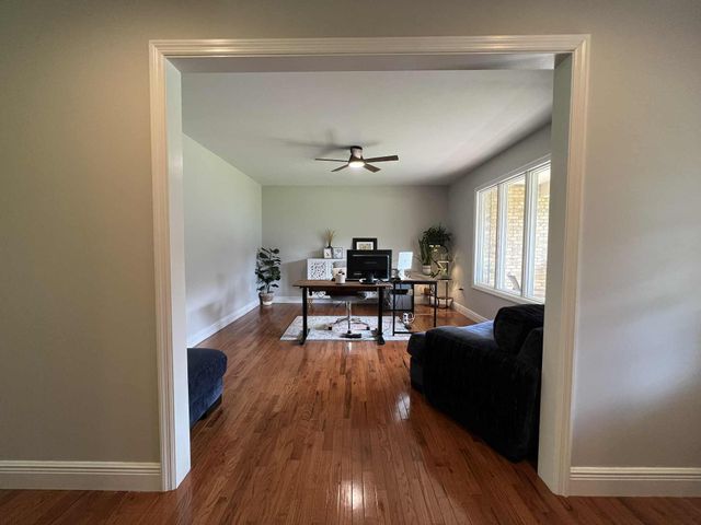 27 Valhalla Avenue, Jenkins, KY 41537