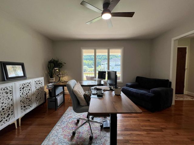 27 Valhalla Avenue, Jenkins, KY 41537