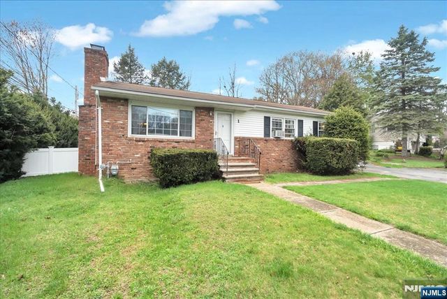 1 Sanders Court, West Milford, NJ 07480
