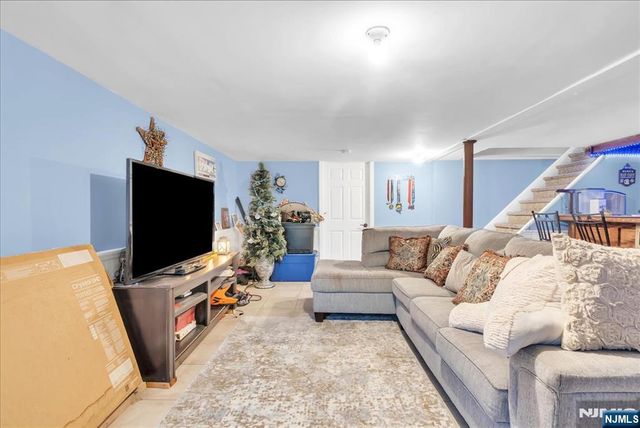 1 Sanders Court, West Milford, NJ 07480