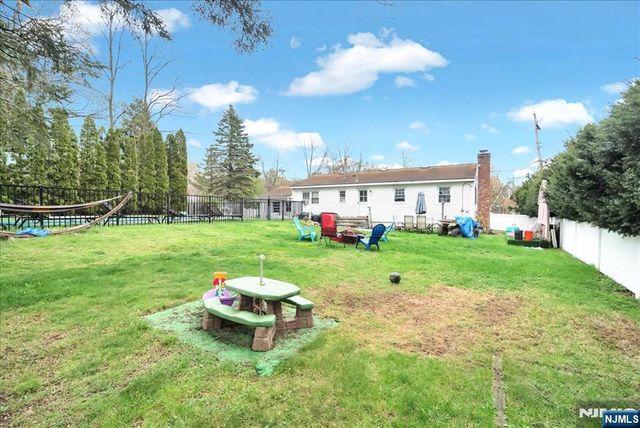 1 Sanders Court, West Milford, NJ 07480