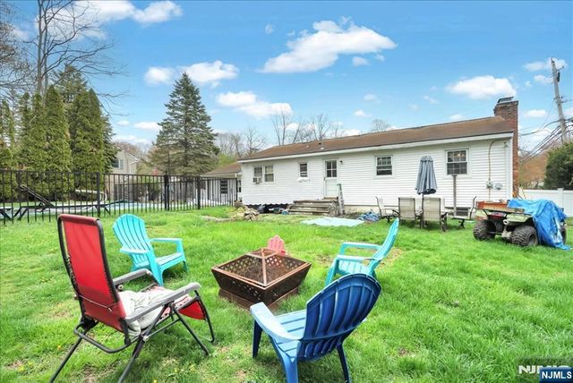 1 Sanders Court, West Milford, NJ 07480