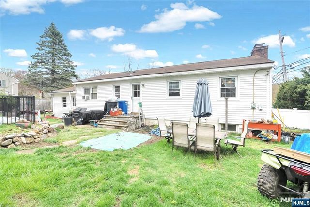 1 Sanders Court, West Milford, NJ 07480