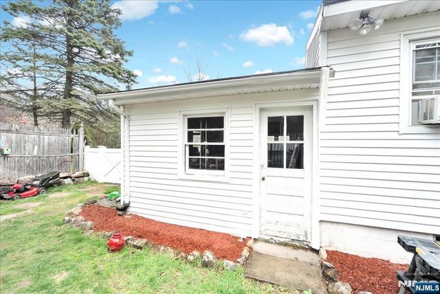1 Sanders Court, West Milford, NJ 07480