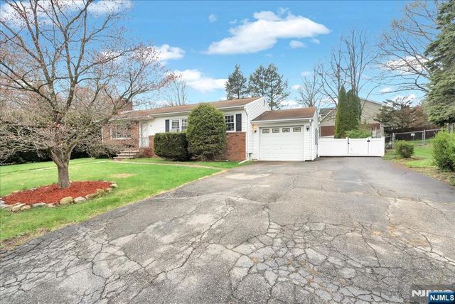 1 Sanders Court, West Milford, NJ 07480