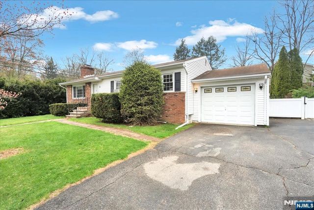 1 Sanders Court, West Milford, NJ 07480