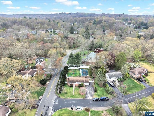 1 Sanders Court, West Milford, NJ 07480