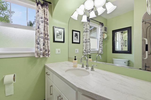 24 W 18th Ave, Spokane, WA 99203
