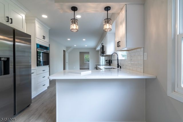 4 Overbrook Rd, Franklin Twp., NJ 08873
