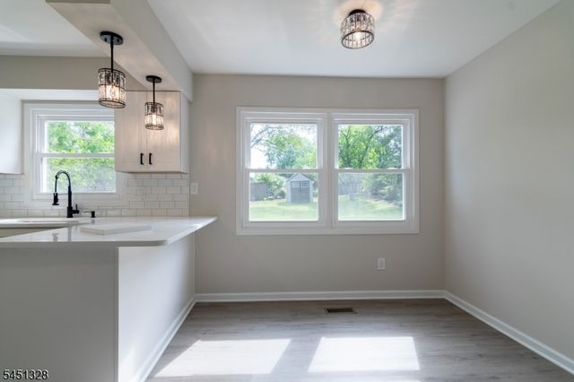 4 Overbrook Rd, Franklin Twp., NJ 08873
