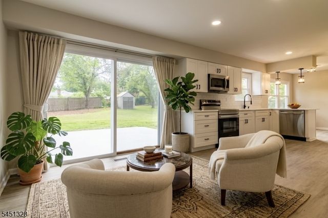 4 Overbrook Rd, Franklin Twp., NJ 08873