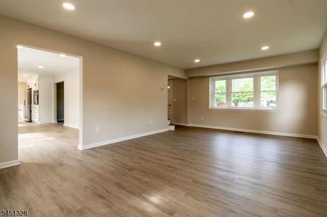 4 Overbrook Rd, Franklin Twp., NJ 08873