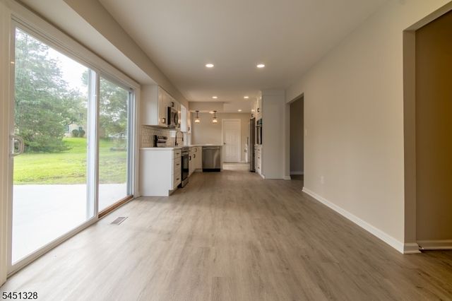 4 Overbrook Rd, Franklin Twp., NJ 08873