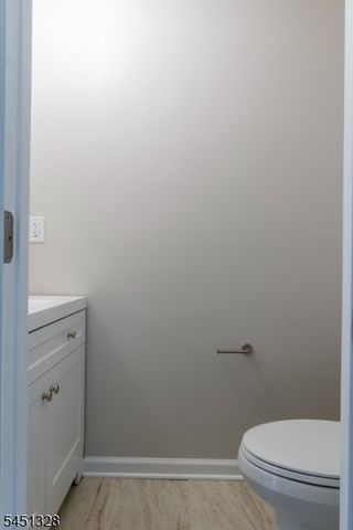 4 Overbrook Rd, Franklin Twp., NJ 08873