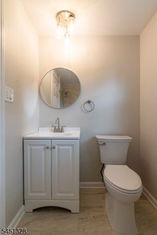 4 Overbrook Rd, Franklin Twp., NJ 08873