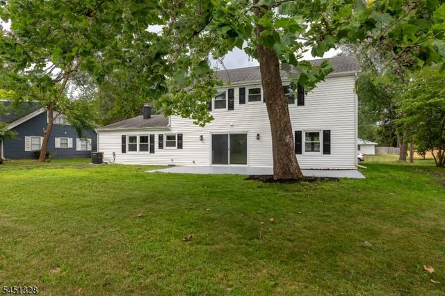 4 Overbrook Rd, Franklin Twp., NJ 08873
