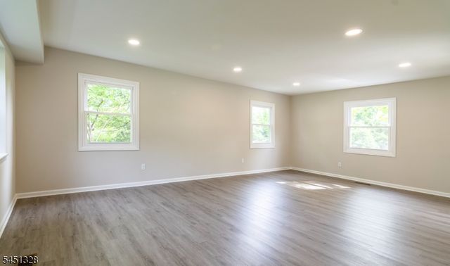 4 Overbrook Rd, Franklin Twp., NJ 08873