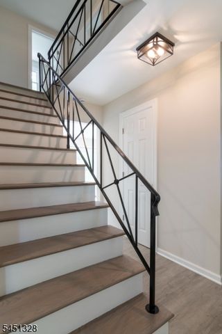 4 Overbrook Rd, Franklin Twp., NJ 08873