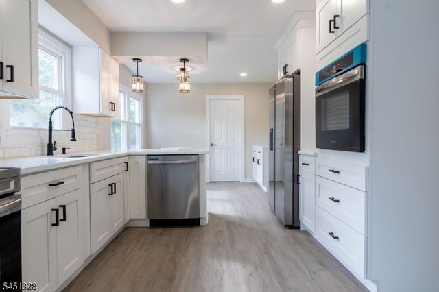 4 Overbrook Rd, Franklin Twp., NJ 08873