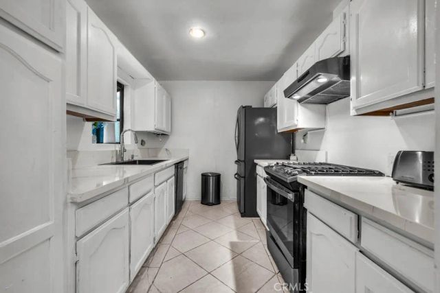 17443 Elkwood, Northridge, CA 91325
