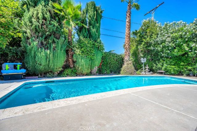 17443 Elkwood, Northridge, CA 91325
