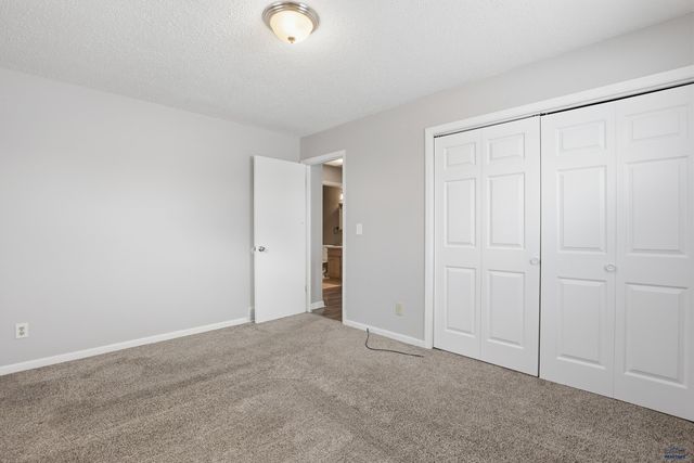201 HUMMINGBIRD CIR, Box Elder, SD 57719