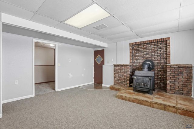 201 HUMMINGBIRD CIR, Box Elder, SD 57719